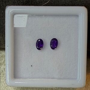 Natural Oval 6x4 African Amethyst Loose Gemstone in Collectors box